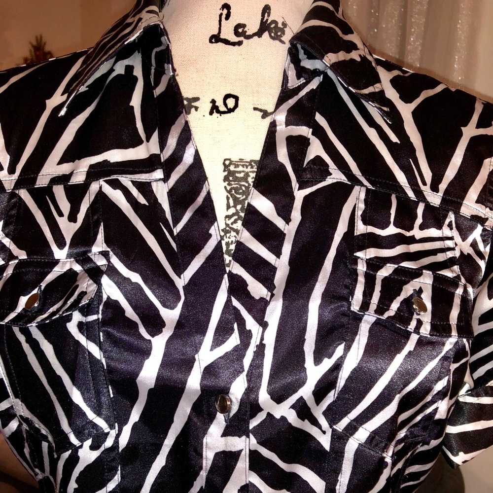 blouse brand cato⚪️⚫️ - Picture 2 of 6